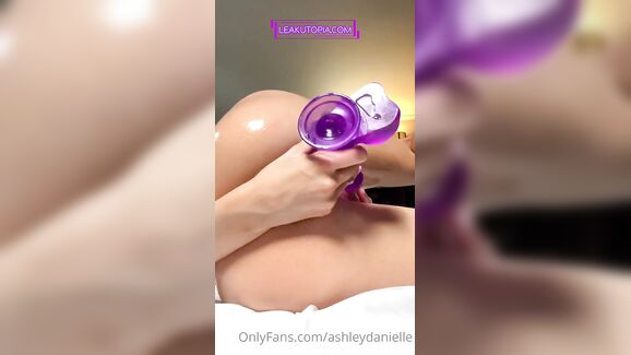 Ashley Danielle Close-Up Anal Fingering & Dildo Play Leaked