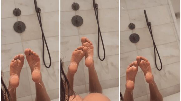 Corinna Kopf's Feet in Bathtub Leaked