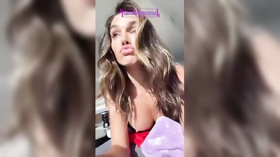 Lyna Perez Huge Nip Slip Caught Leaked