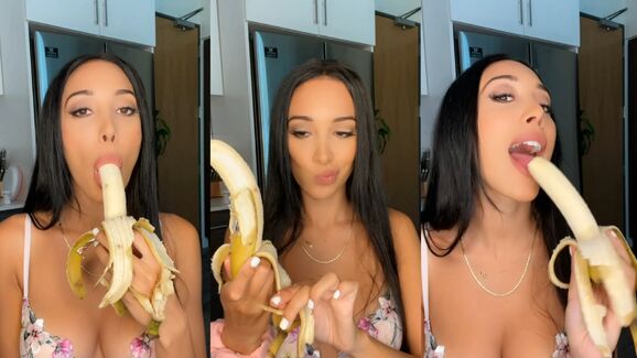 Scarlet Vas Banana Blowjob Leaked