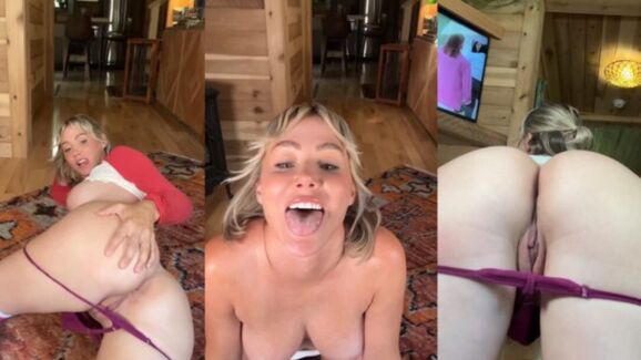 Sara Underwood Watching TV Strip Leaked